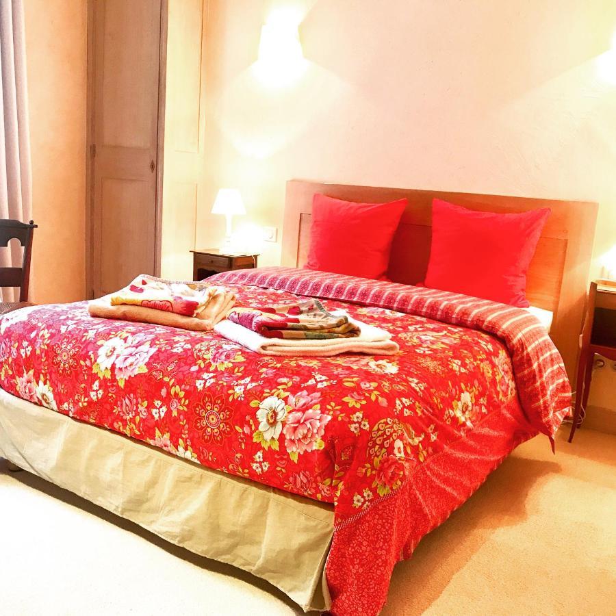 Logis Saint-Flaceau เลอม็องส์ ภายนอก รูปภาพ