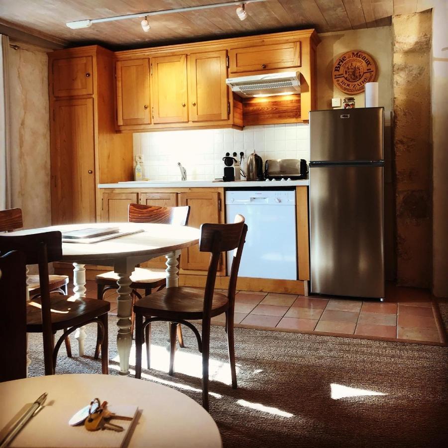 Logis Saint-Flaceau เลอม็องส์ ภายนอก รูปภาพ