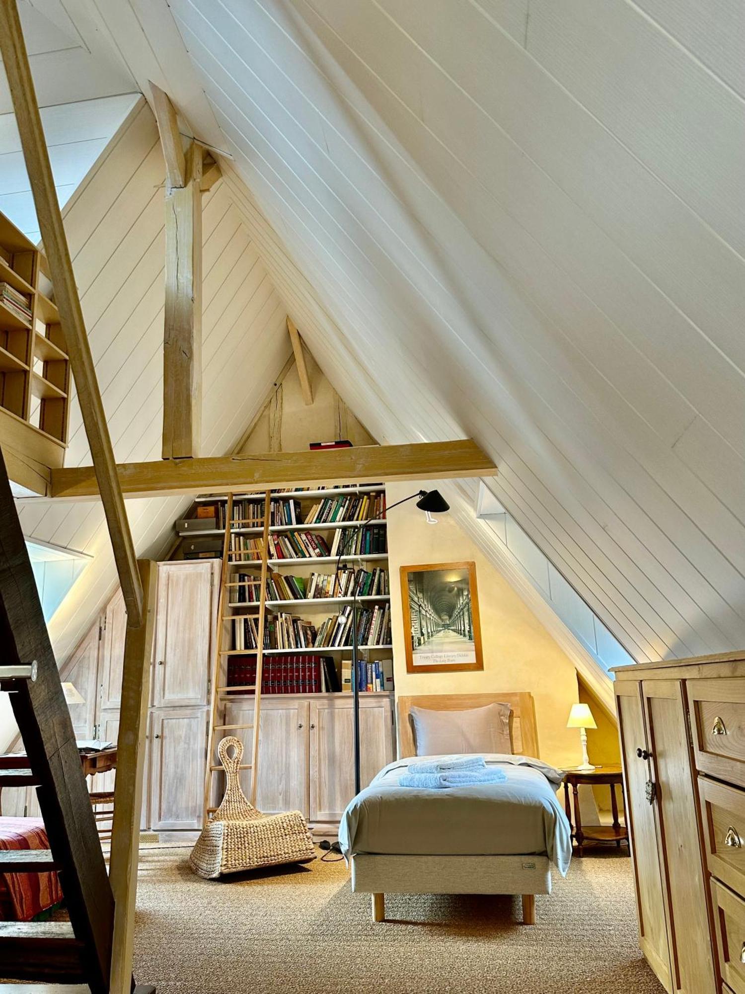 Logis Saint-Flaceau เลอม็องส์ ภายนอก รูปภาพ