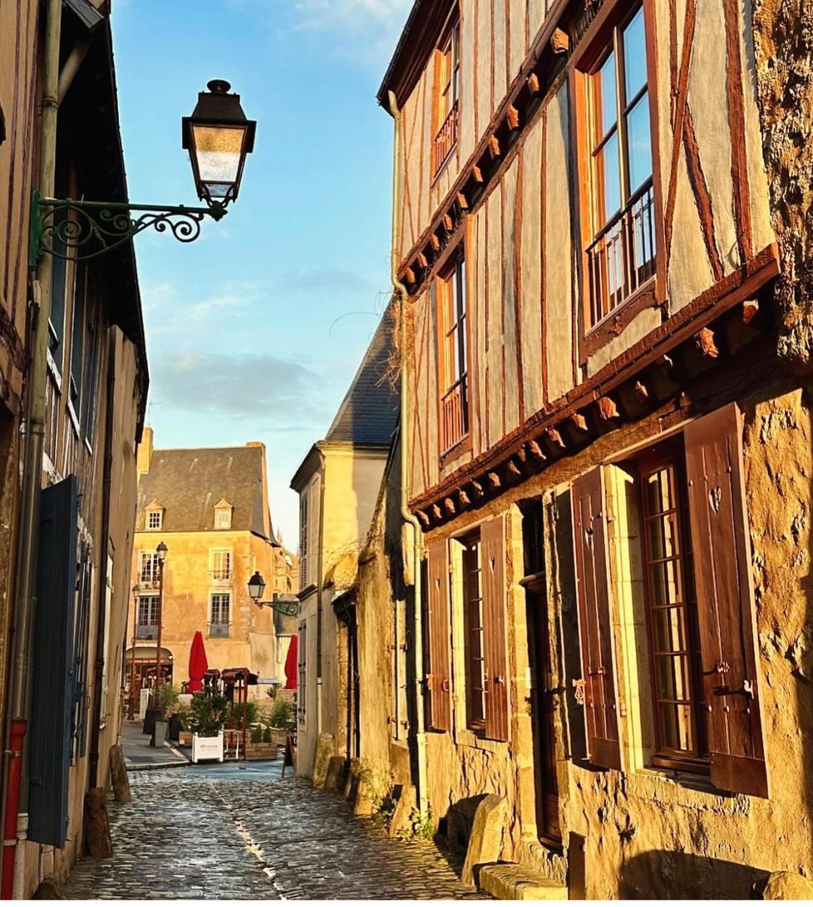 Logis Saint-Flaceau เลอม็องส์ ภายนอก รูปภาพ