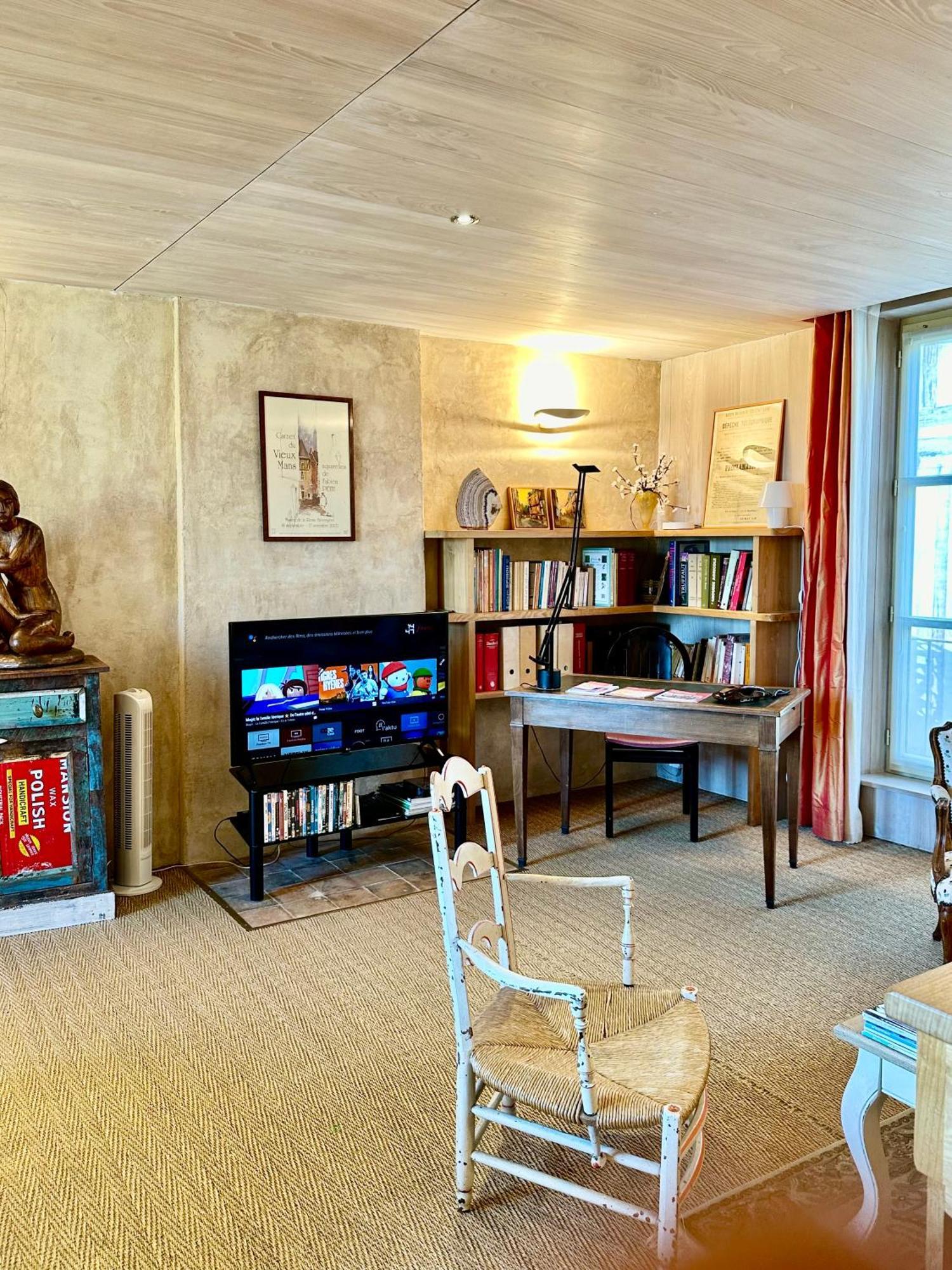 Logis Saint-Flaceau เลอม็องส์ ภายนอก รูปภาพ