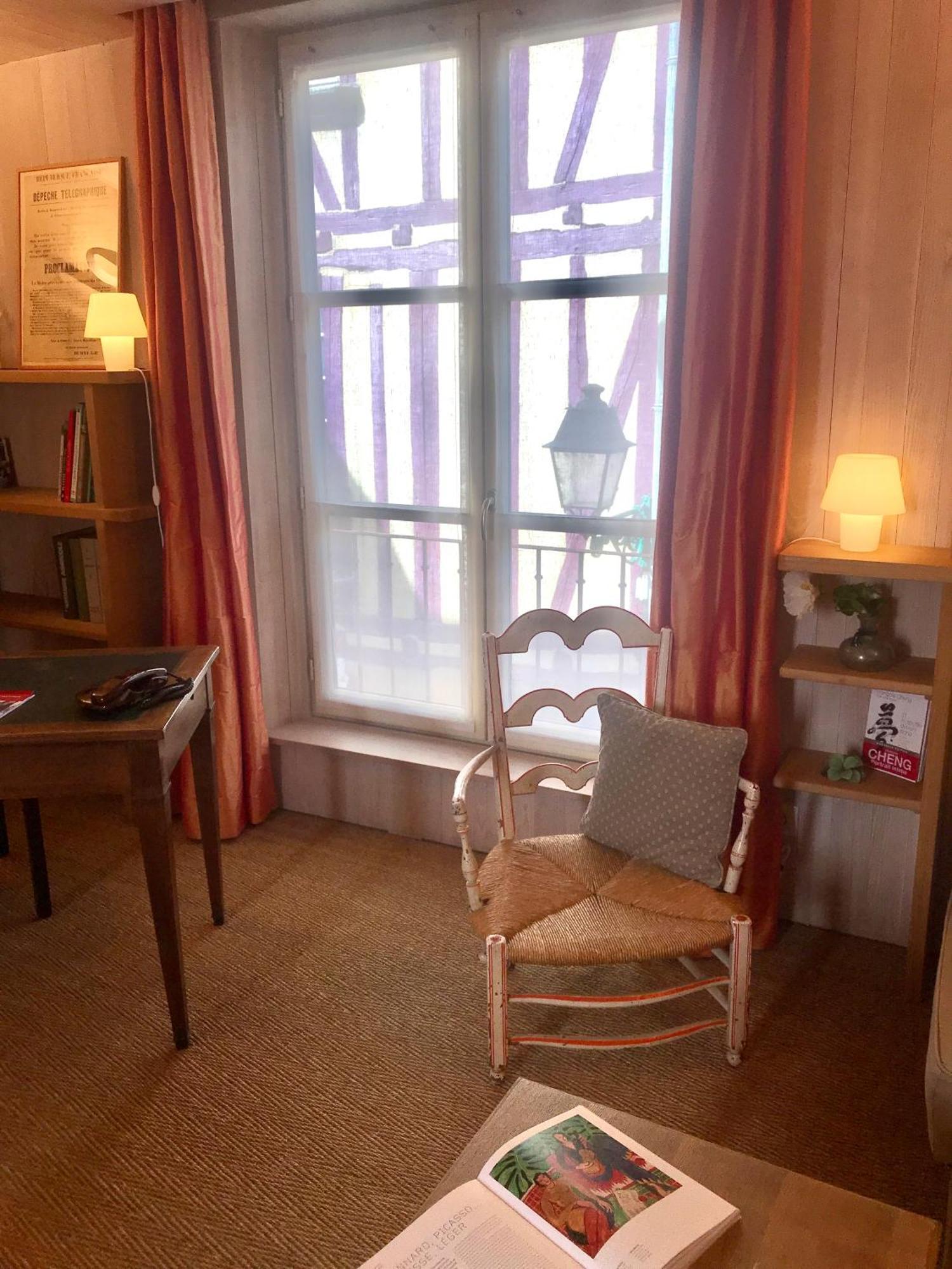 Logis Saint-Flaceau เลอม็องส์ ภายนอก รูปภาพ