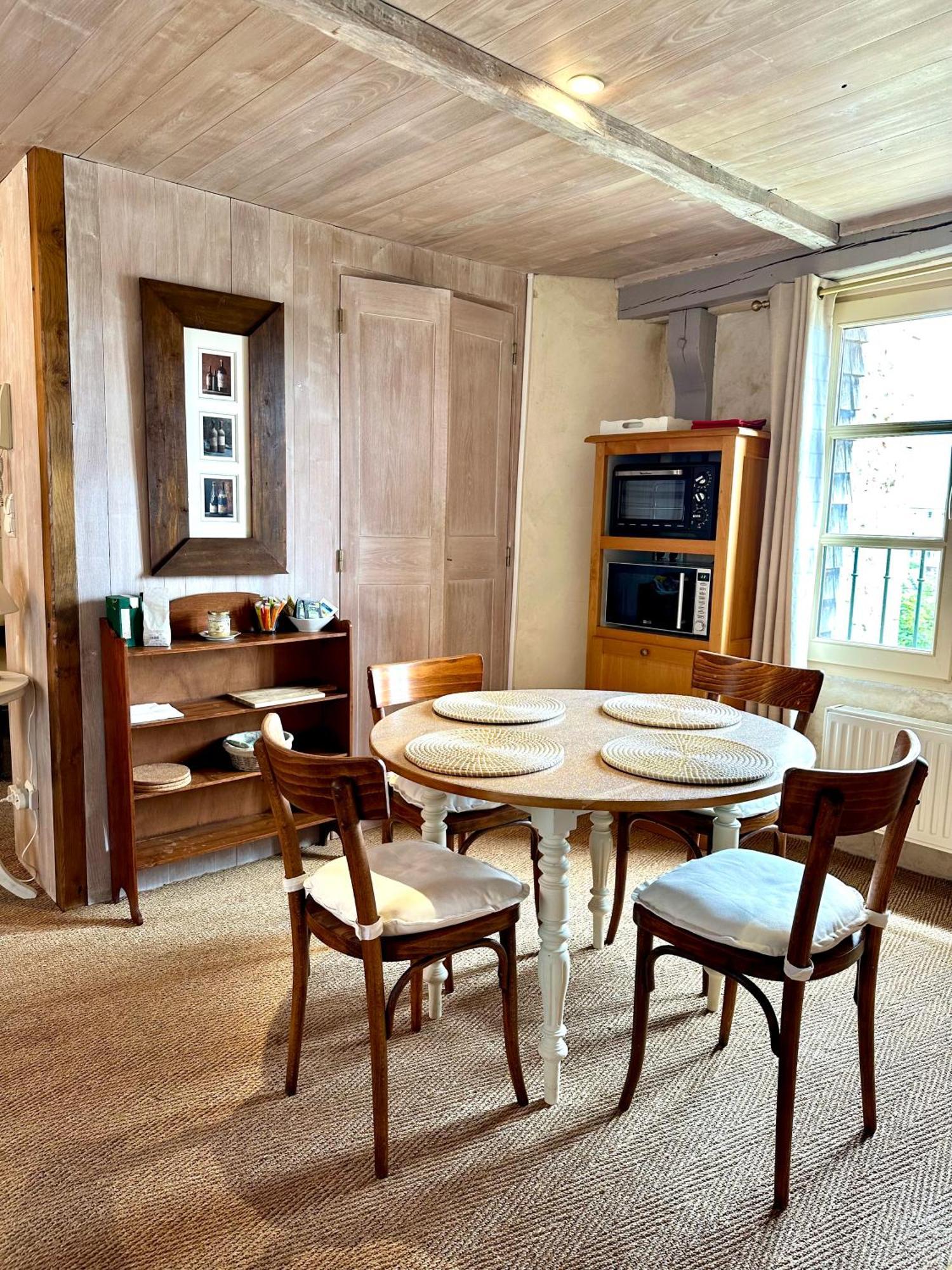 Logis Saint-Flaceau เลอม็องส์ ภายนอก รูปภาพ