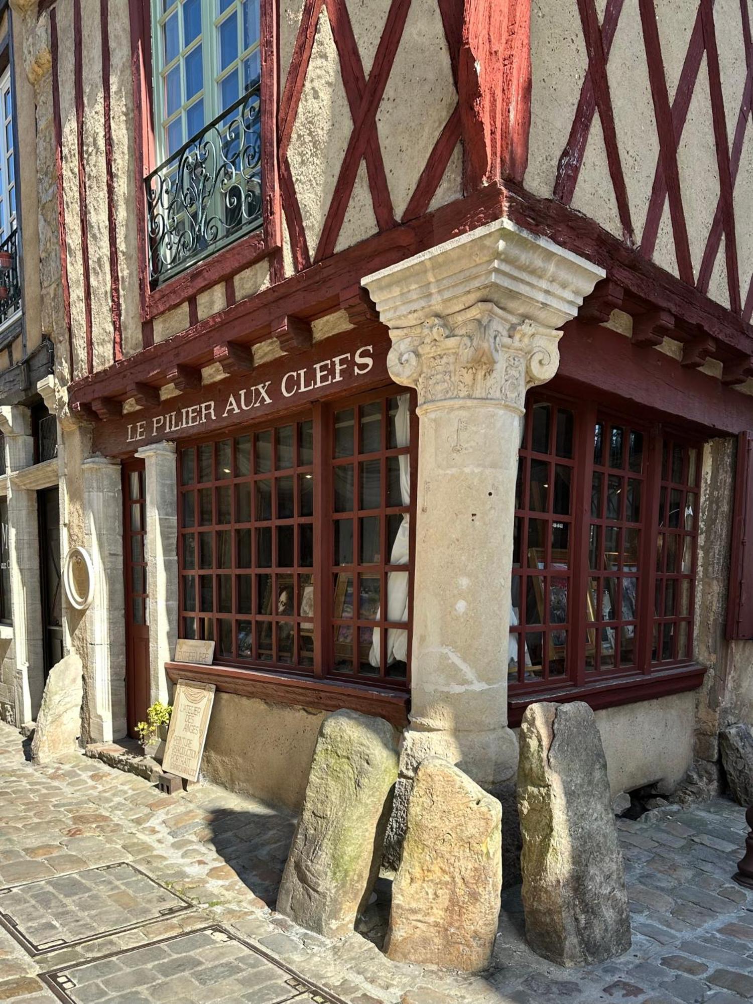 Logis Saint-Flaceau เลอม็องส์ ภายนอก รูปภาพ